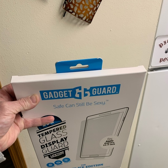 I-PAD SCREEN PROTECTOR - Picture 3 of 5